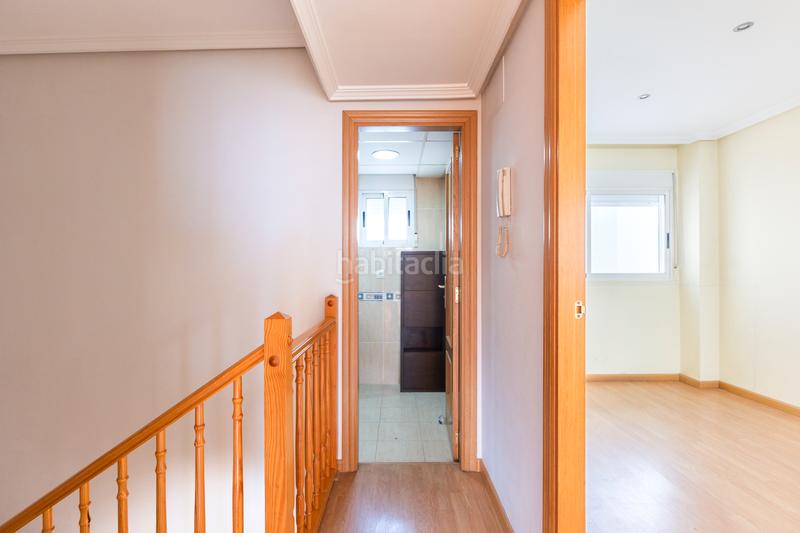 Foto b392aed2-c8b9-466a-81de-a53555a1d5e6. Location attique avec chauffage parking dans Centro Xirivella