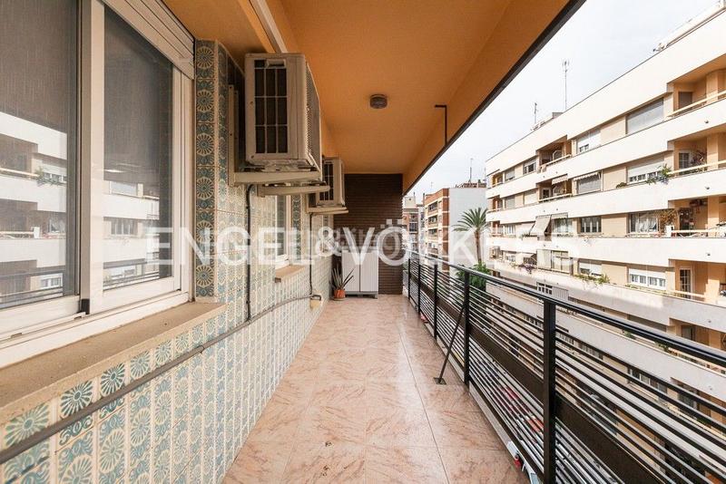Foto 305d14d6-77e8-407a-8ea2-16523e78ef39. Alquiler apartamento amplia y confortable vivienda amueblada con balcón en Valencia