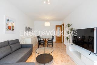 Lloguer Apartament  Chelva. Amplia y confortable vivienda amueblada con balcón