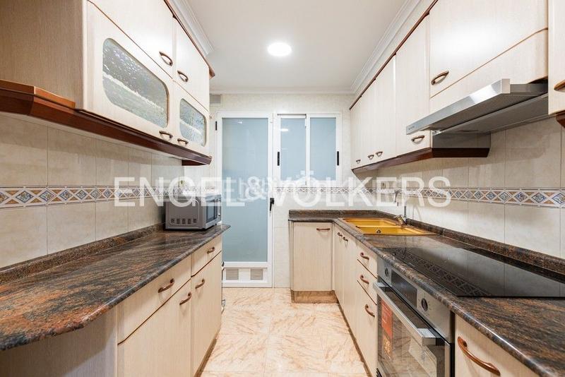 Foto 4388d8a7-2783-4e9d-a55f-3bde7a3142ef. Location appartement avec chauffage parking dans Barrio de Patraix Valencia