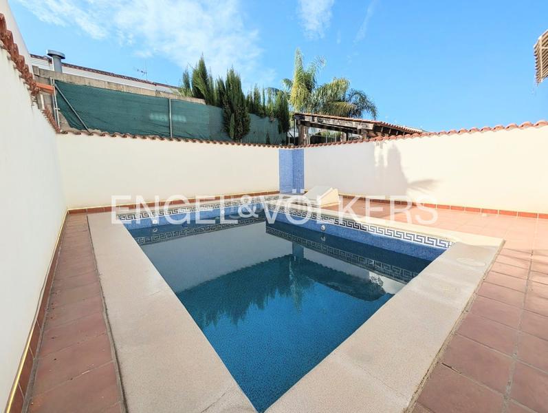 Foto 5321bdf2-2df1-44fc-815f-22f910baf9bc. Alquiler casa chalet a estrenar con piscina privada en Beneixida