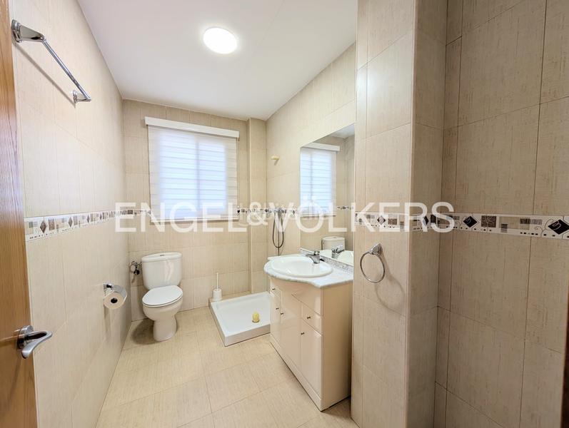 Foto aae6ec2b-b89e-4207-8a58-01c2f980ce68. Alquiler casa chalet a estrenar con piscina privada en Beneixida