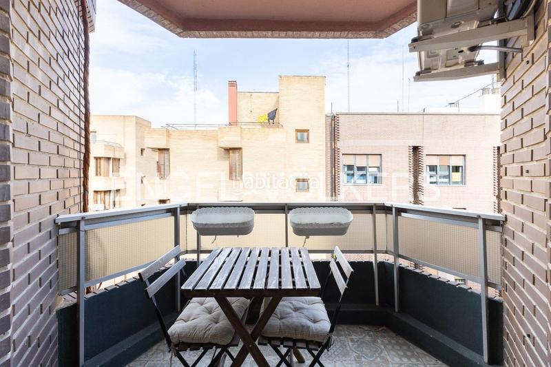 Foto 5c7fc530-6c00-4e4a-a679-73ae7f4c854c. Alquiler ático exclusivo apartamento semi amueblado con garaje en Valencia