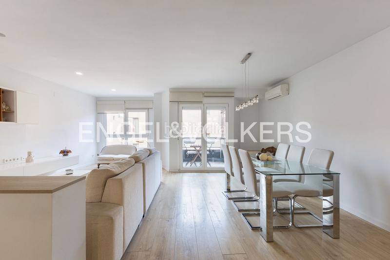 Foto bfd844a9-6e2d-4db5-9a00-4fc3504b5658. Alquiler ático exclusivo apartamento semi amueblado con garaje en Valencia