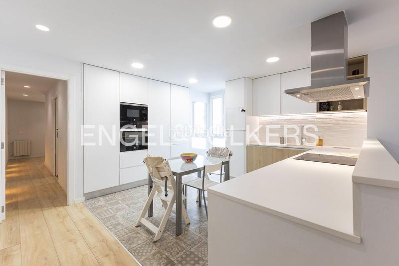 Foto cdf0d69f-0a38-43f7-8e03-faa566c1ff78. Alquiler ático exclusivo apartamento semi amueblado con garaje en Valencia