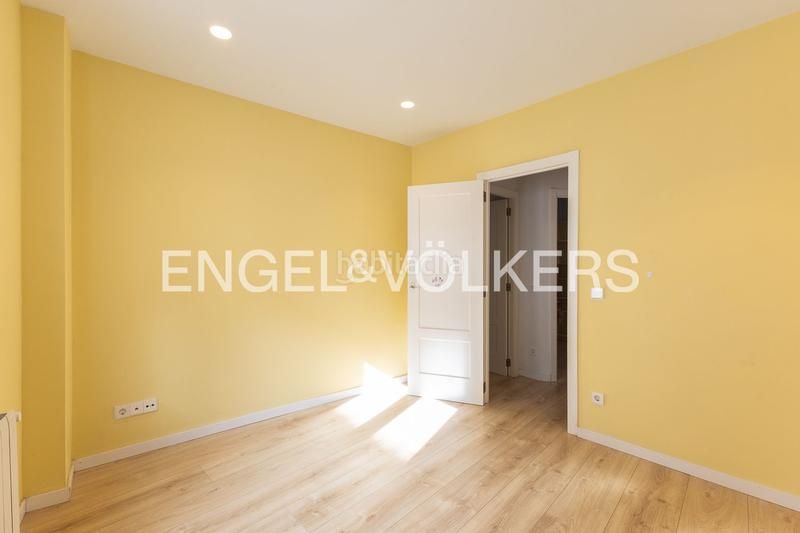 Foto de731672-e74c-475f-b4bf-b98852425faf. Alquiler ático exclusivo apartamento semi amueblado con garaje en Valencia