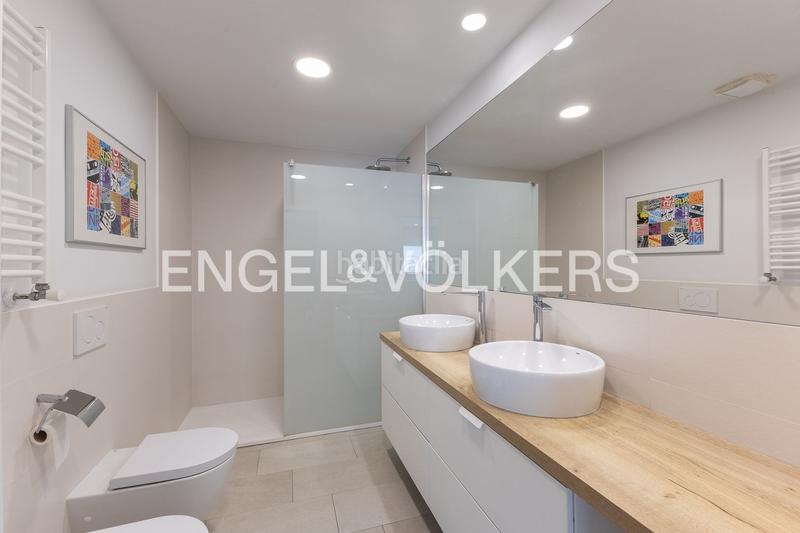 Foto e61008c4-a8e3-4714-ac60-4f3173d51b92. Alquiler ático exclusivo apartamento semi amueblado con garaje en Valencia