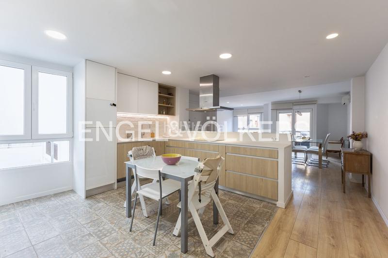 Foto 190b4f2c-c28d-4bef-a5fd-258fbc626895. Rent penthouse with heating parking in La Xerea Valencia