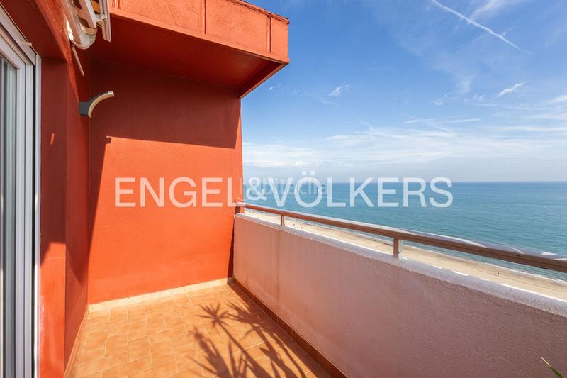 Foto a5384e71-af17-4258-8b42-d5aeb88450d8. Àtic amb calefacció aparcament a Playa de Gandía Gandia