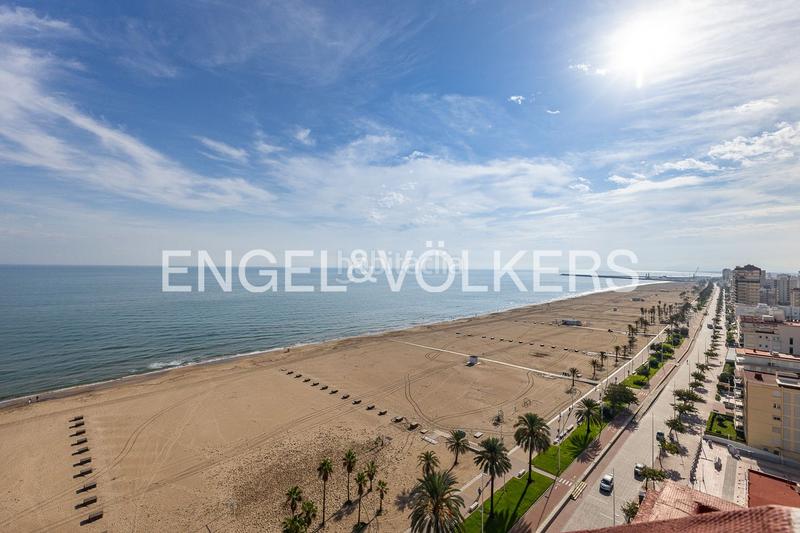 Foto d2de4073-d331-4b53-8c65-4760f970e641. Àtic amb calefacció aparcament a Playa de Gandía Gandia