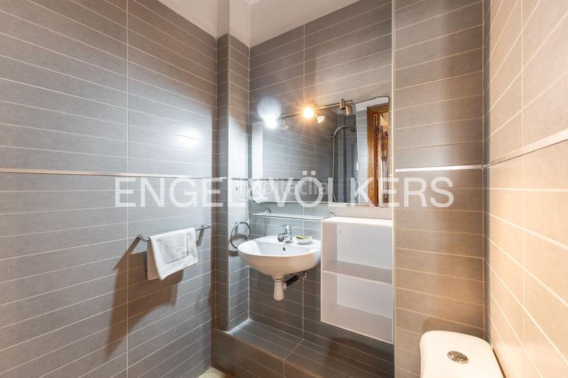 Foto 2fe8bac9-8754-4d41-8238-16163dc292ca. Apartament amb calefacció a El Pilar Valencia