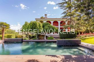Casa in El Bosque. Exclusiva casa de lujo con vistas al lago y montaña  en el bosqu