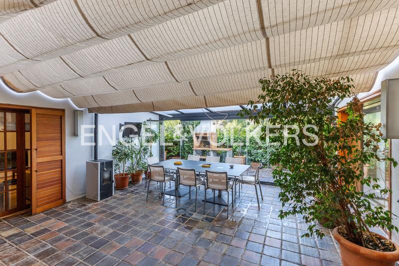 Foto 0a6c4e02-5c02-4b67-a3f1-a4e22e6f9638. Casa amb calefacció aparcament piscina a El Bosque Chiva