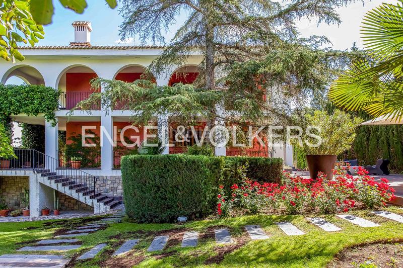 Foto 0ac1941b-21cd-4d15-a32a-a29990e24a81. Casa amb calefacció aparcament piscina a El Bosque Chiva