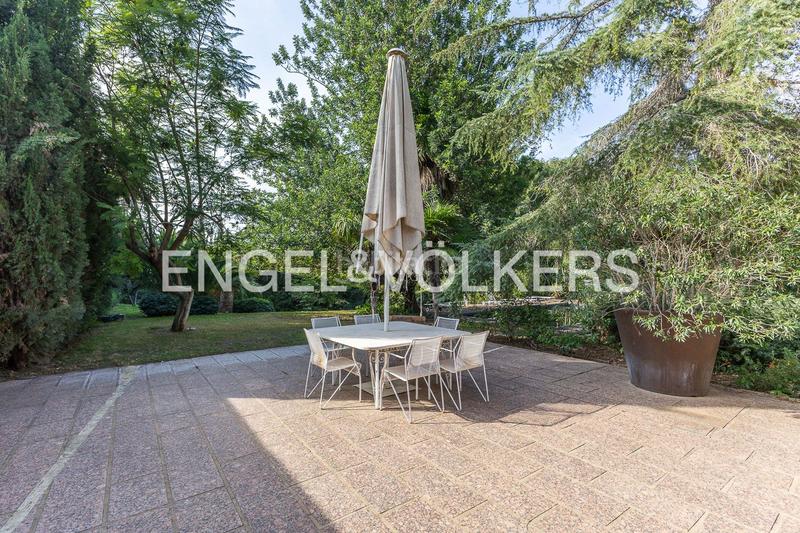 Foto 8f8b405e-b8ce-4658-bba4-93f84181e316. Casa amb calefacció aparcament piscina a El Bosque Chiva