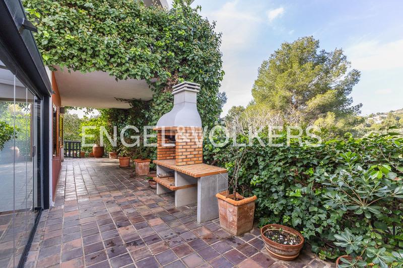 Foto dd598274-7e04-4bfe-8b96-ea8aefa35995. Casa amb calefacció aparcament piscina a El Bosque Chiva