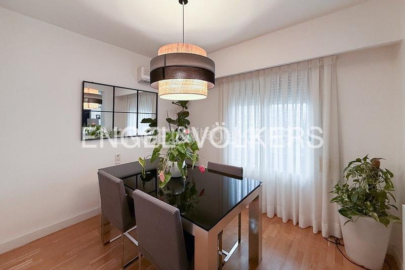 Foto 097d9dbd-348e-4886-8019-d48f4f643985. Rent apartment with heating parking in La Creu Coberta Valencia