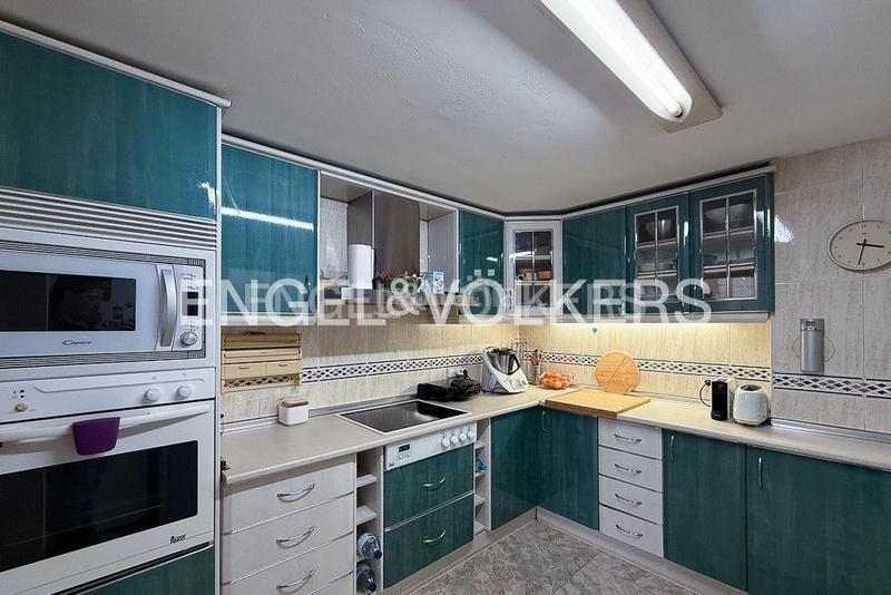 Foto 8c12cf5d-ba89-4311-99ce-11df02128ffd. Rent apartment with heating parking in La Creu Coberta Valencia