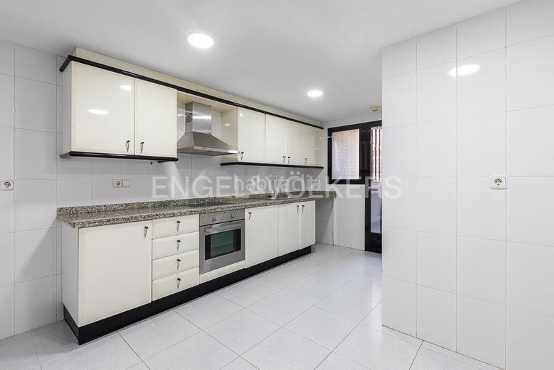 Foto 41f9dfb6-854a-477c-a5de-680fb1d44f24. Lloguer apartament amb calefacció aparcament a Penya-Roja - Avda. Francia Valencia