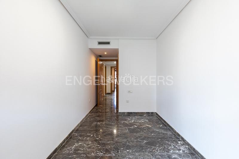 Foto 46e0d7c7-7154-4968-a88a-82e766b0a617. Location appartement avec chauffage parking dans Penya-Roja - Avda. Francia Valencia