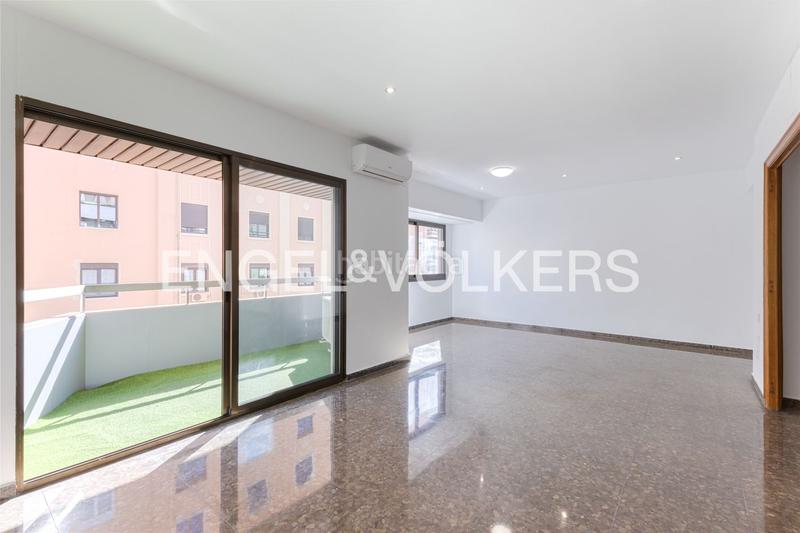 Foto 4ced1d70-0288-444e-8ff7-7a008bdc442c. Alquiler apartamento exclusiva vivienda con parking en extramurs en Valencia