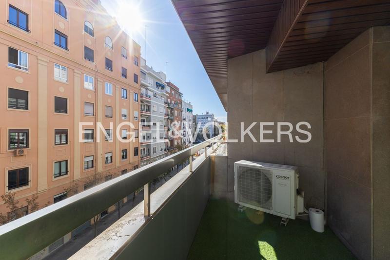 Foto 6c1fc635-ed29-4209-ba5c-6cb17dc2c626. Alquiler apartamento exclusiva vivienda con parking en extramurs en Valencia