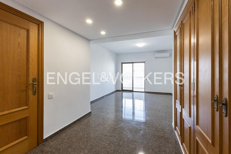 Foto b0ca82e9-2c9f-46c8-8e40-03b0723f35cb. Alquiler apartamento exclusiva vivienda con parking en extramurs en Valencia