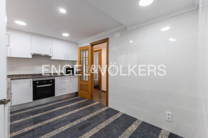 Foto f0cfa9e2-fea9-4e8c-a7be-d170f284b125. Alquiler apartamento exclusiva vivienda con parking en extramurs en Valencia