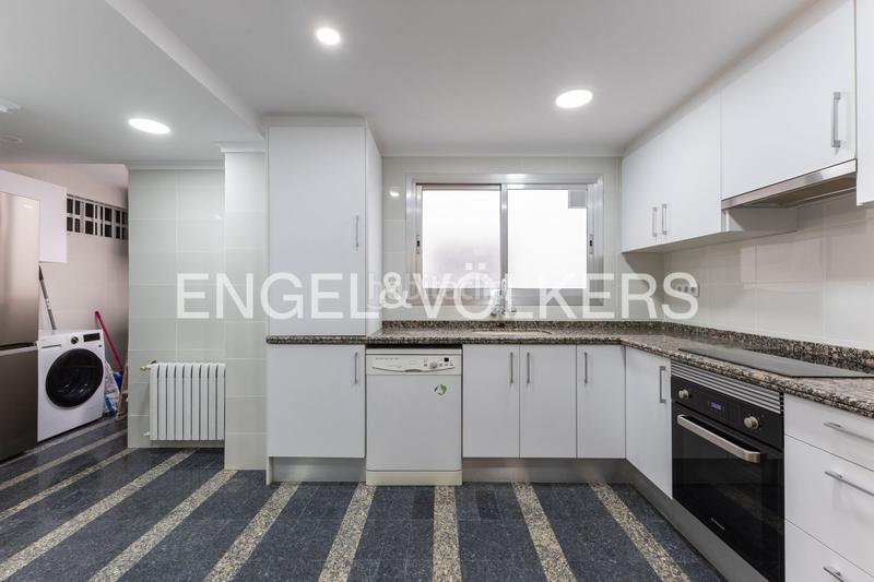 Foto 15776f1a-3004-4c4e-bdd9-fa79ffceca38. Location appartement avec chauffage parking dans Arrancapins Valencia