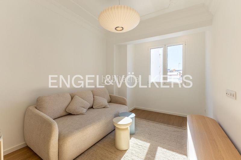 Foto 1f0856dc-7d21-4d2f-95d9-73156a693924. Lloguer apartament amb calefacció a En Corts - Doctor Waksman Valencia