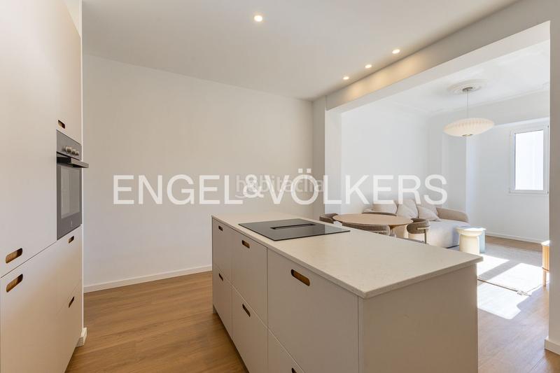 Foto 2c11cf16-1378-4597-8fa1-9e1a0f0e5909. Lloguer apartament amb calefacció a En Corts - Doctor Waksman Valencia