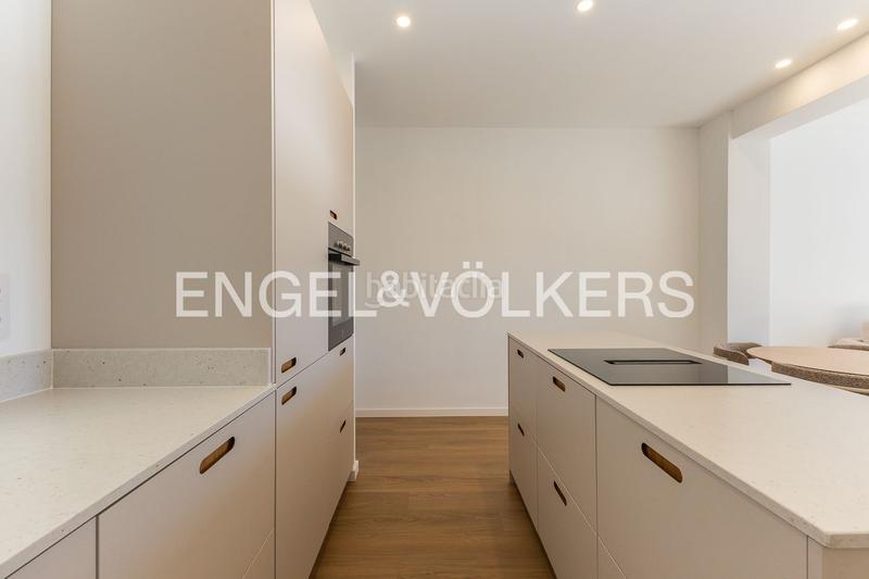 Foto c83bf968-d1ae-4bea-ba54-a9cc24c39c49. Lloguer apartament amb calefacció a En Corts - Doctor Waksman Valencia