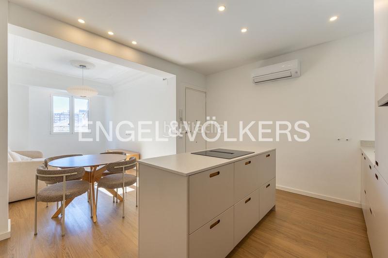 Foto 3b75eee7-0f4e-47ad-bf85-dfa37b583aad. Rent apartment with heating in En Corts - Doctor Waksman Valencia