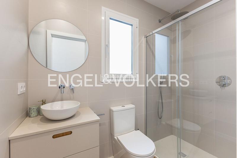 Foto 5d595a83-8117-49d4-8a47-acecc95c1388. Rent apartment with heating in En Corts - Doctor Waksman Valencia