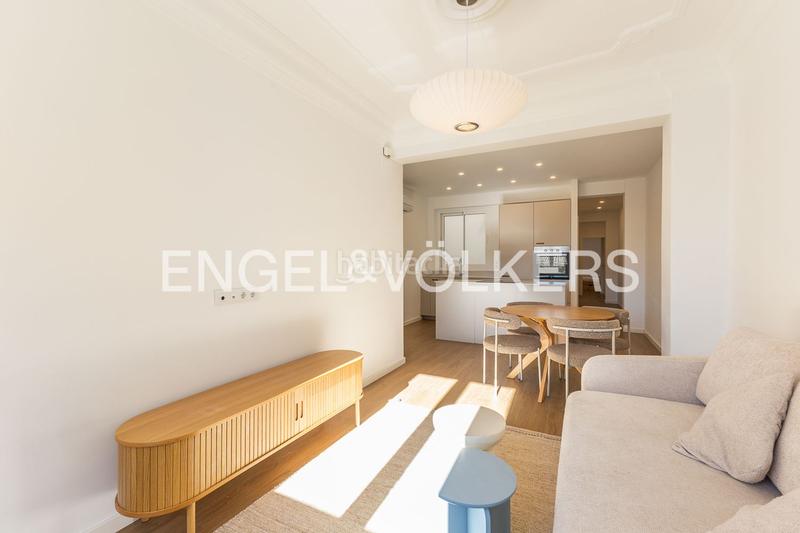 Foto 7d8b88d5-4913-45f8-a45d-edece9e07cf9. Rent apartment with heating in En Corts - Doctor Waksman Valencia