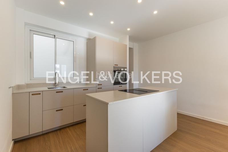 Foto 7fae385e-b26e-44b8-9d6c-82bbed78dc93. Rent apartment with heating in En Corts - Doctor Waksman Valencia