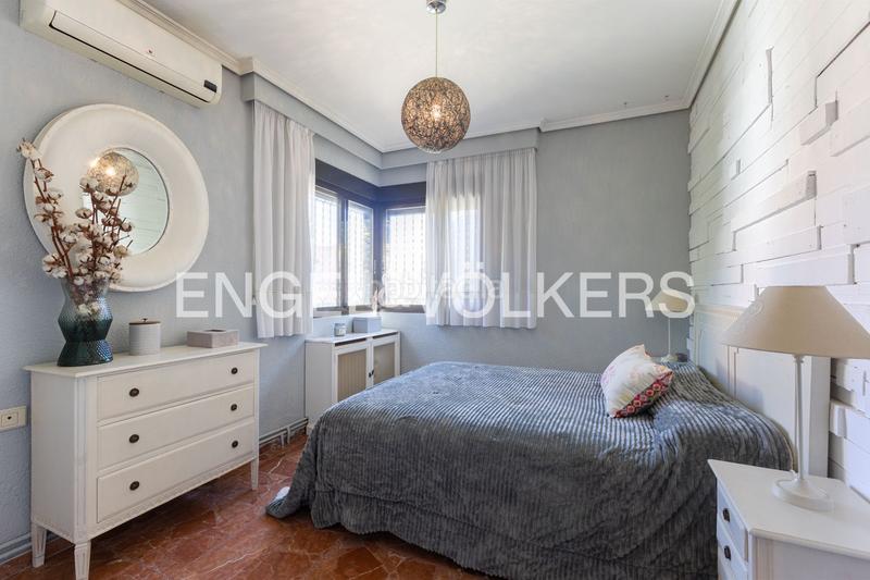 Foto 3ce9609c-727d-4094-afef-a54e858329f0. Casa amb calefacció aparcament piscina a El Vedat - Santa Apolonia Torrent