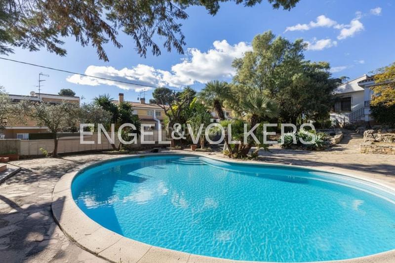 Foto 450f880a-7f29-4307-93bb-12b3d5f7cb68. Casa amb calefacció aparcament piscina a El Vedat - Santa Apolonia Torrent