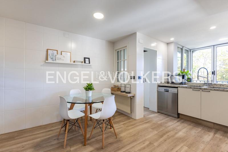 Foto 5d278b5a-332b-478f-a1ec-dc4e0e2f5203. Casa amb calefacció aparcament piscina a El Vedat - Santa Apolonia Torrent