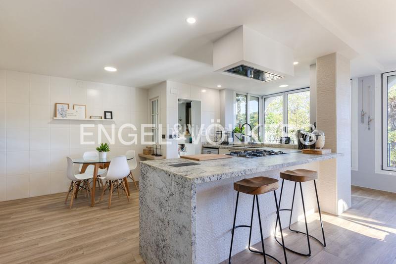 Foto 68f6fc67-082e-48ec-acae-ad5709a41585. Casa amb calefacció aparcament piscina a El Vedat - Santa Apolonia Torrent