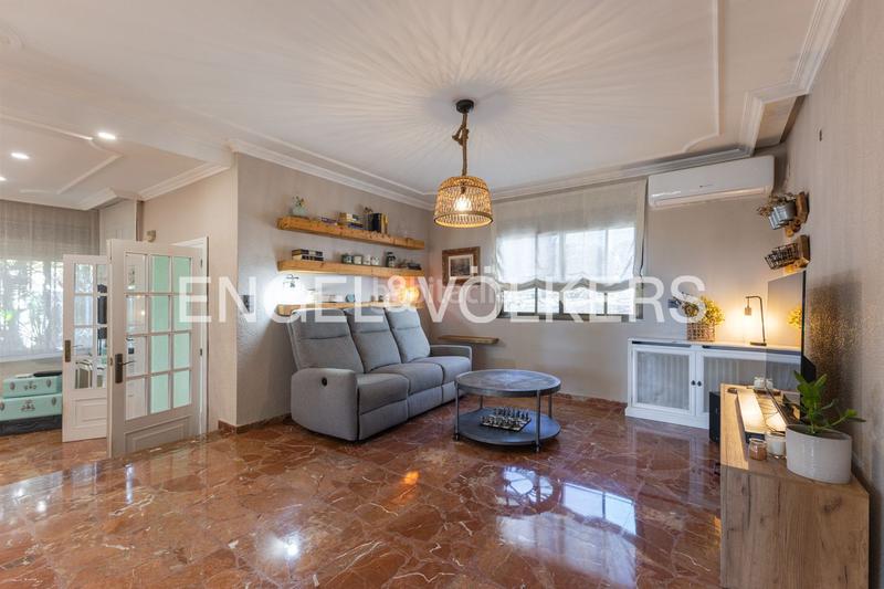 Foto a776f411-2cfb-4c5d-8def-f7cba299e73f. Casa amb calefacció aparcament piscina a El Vedat - Santa Apolonia Torrent