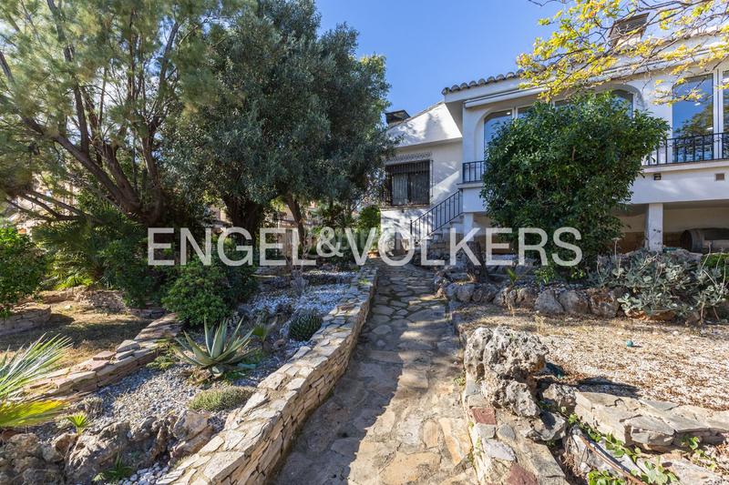 Foto a788e38a-3002-4c89-8cfb-9ff2c34fafc0. Casa amb calefacció aparcament piscina a El Vedat - Santa Apolonia Torrent