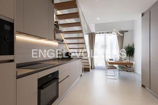 Duplex in Carrer de la Reina