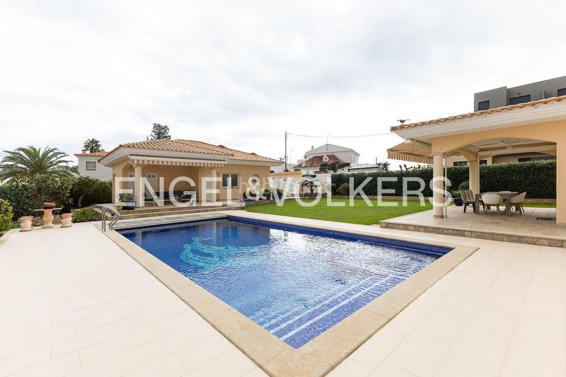 Foto d354c368-59b7-46c4-8e80-bab0767da936. Casa exclusiva villa junto al mar en vinaros en Costa Norte Vinaròs