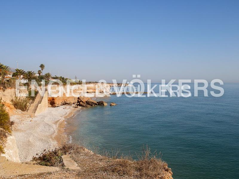 Foto dee70398-20bf-4821-9886-e6d3189da0bf. Casa exclusiva villa junto al mar en vinaros en Costa Norte Vinaròs