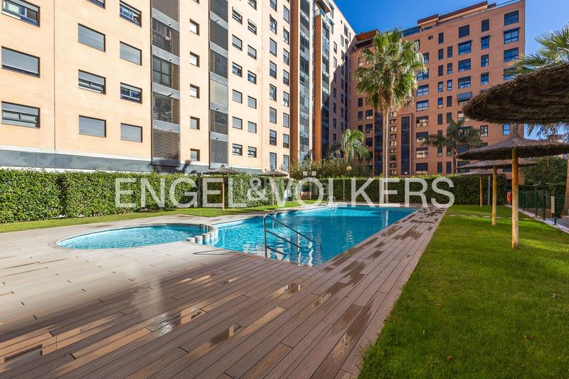 Foto 46c67cf6-11bd-444f-bc4c-8be8d1a4b43f. Affitto attico con riscaldamento parcheggio piscina in Valencia