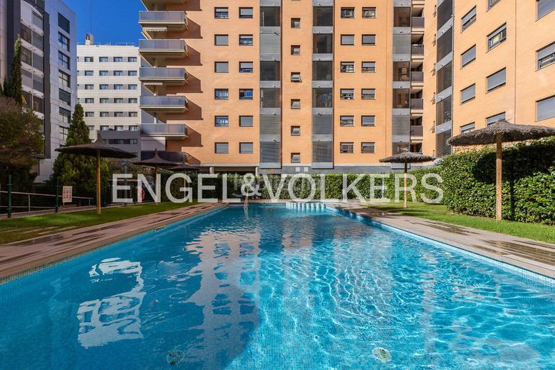 Foto 9086cd9d-5639-4b64-a103-19a3d5f87f36. Affitto attico con riscaldamento parcheggio piscina in Valencia