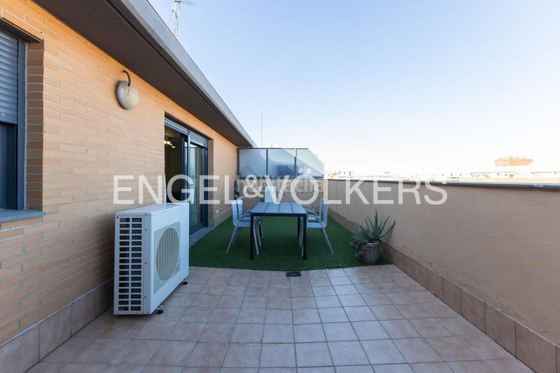 Foto bdd87310-fcdb-445e-b22b-c9e1d6b8a567. Affitto attico con riscaldamento parcheggio piscina in Valencia