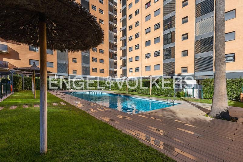 Foto 5524d323-3cfd-4166-9b32-b1444b92e4e5. Alquiler ático  con gran terraza y vistas a la avenida de francia en Valencia