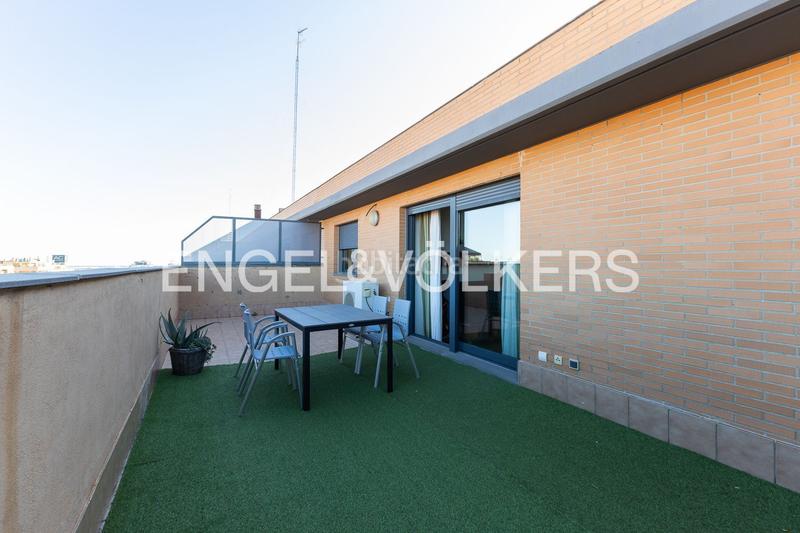 Foto 70aa66d8-bd72-448d-9a82-b8b258f416a2. Location attique avec chauffage parking piscine dans Valencia